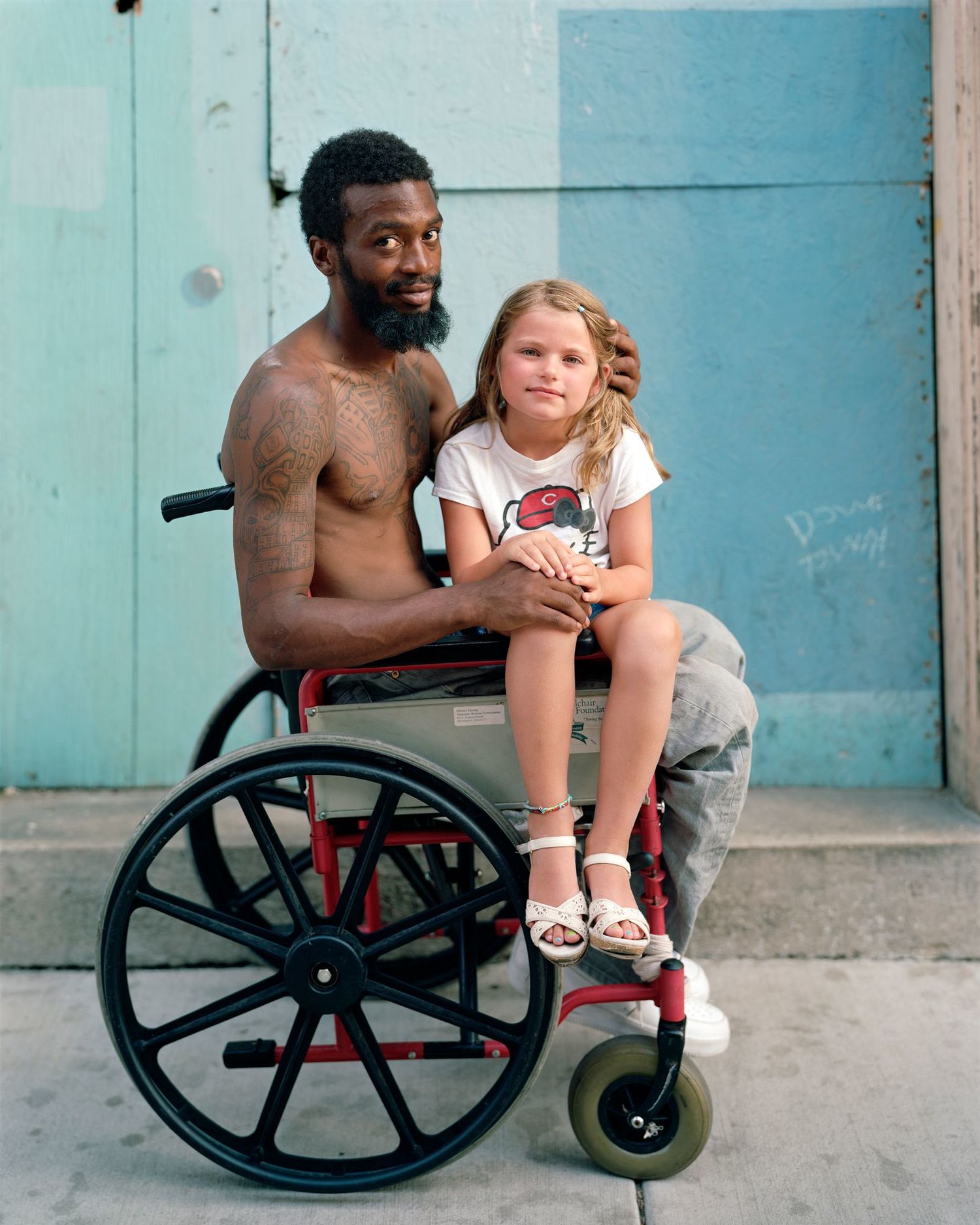 Aaron and Ava; Cincinatti, OH, 2014. From the series “Touching Strangers” ©Richard Renaldi